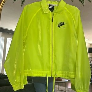 Nike air wind breaker